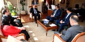 وزير الصناعة يستعرض مقومات الاستثمار فى مصر مع إحدى الشركات - موقع رادار