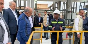وزير قطاع الأعمال يتفقد المصانع ووحدات الإنتاج بالإسكندرية - موقع رادار