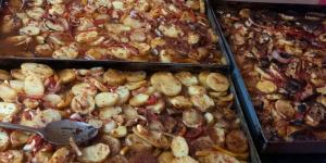 تجهيز أكثر من 2000 وجبة لإفطار الصائمين فى العمرانية - موقع رادار