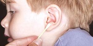 احذري من تنظيف أذن طفلك، قد تسبب له مشكلات عديدة - موقع رادار
