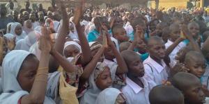 قرية نيجيرية تحتفل بعودة الطلاب المختطفين - موقع رادار